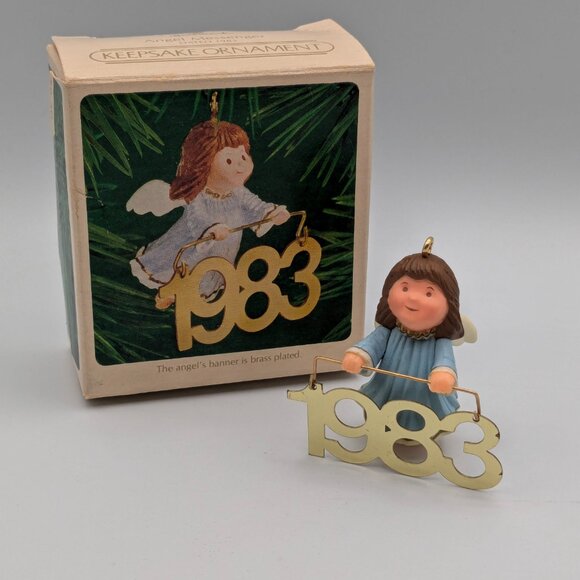 Hallmark Keepsake Angel Messenger 1983 Christmas Tree Ornament - Picture 2 of 9